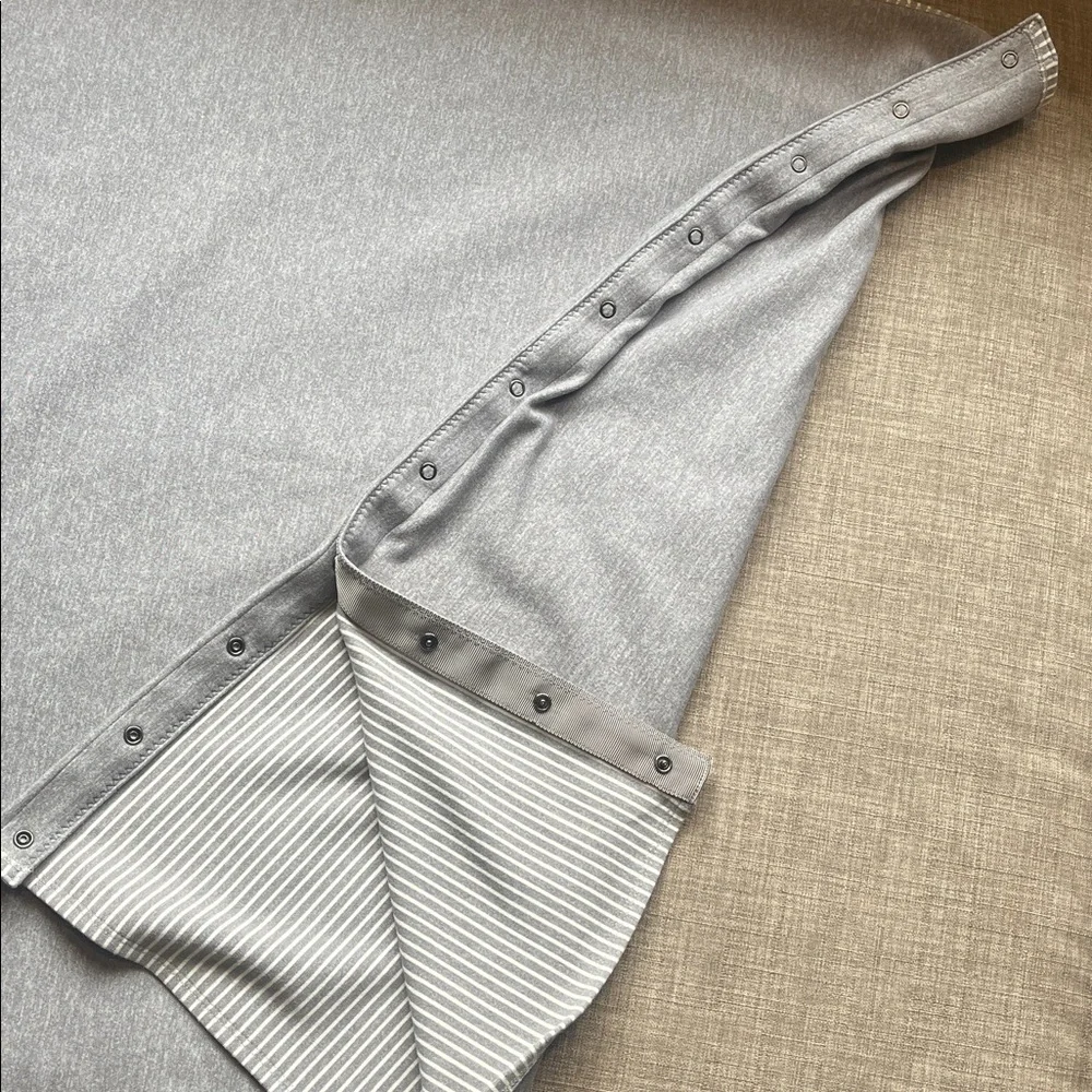 Lululemon Vinyasa Gray and White Striped Large Scarf Towel